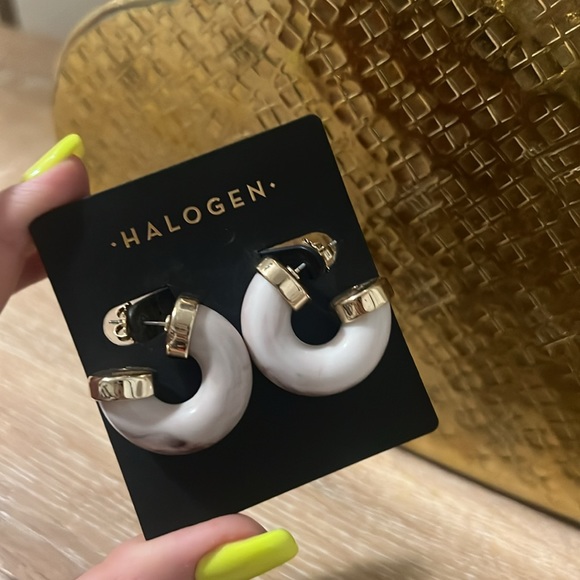 Halogen Gold & Marble Earrings - Picture 3 of 3